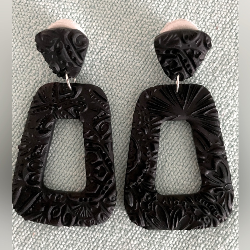 Handmade black earrings